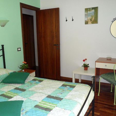 A Due Passi Dal Mare B&B ヌマーナ エクステリア 写真