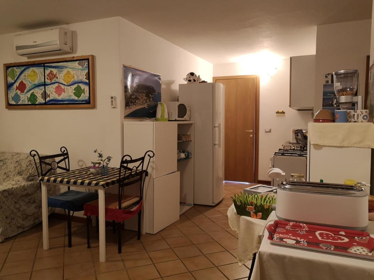 A Due Passi Dal Mare B&B ヌマーナ エクステリア 写真